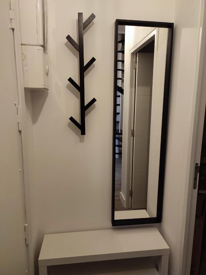 Apartamento La Vie En Blanc Et Noir Maisons-Laffitte Exterior foto