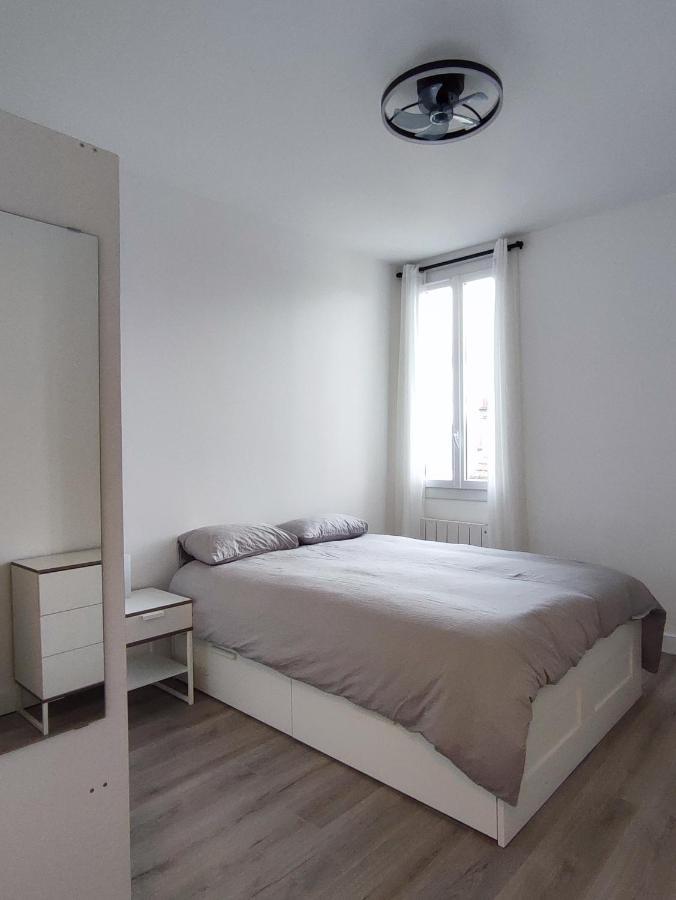 Apartamento La Vie En Blanc Et Noir Maisons-Laffitte Exterior foto