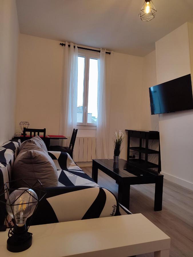 Apartamento La Vie En Blanc Et Noir Maisons-Laffitte Exterior foto