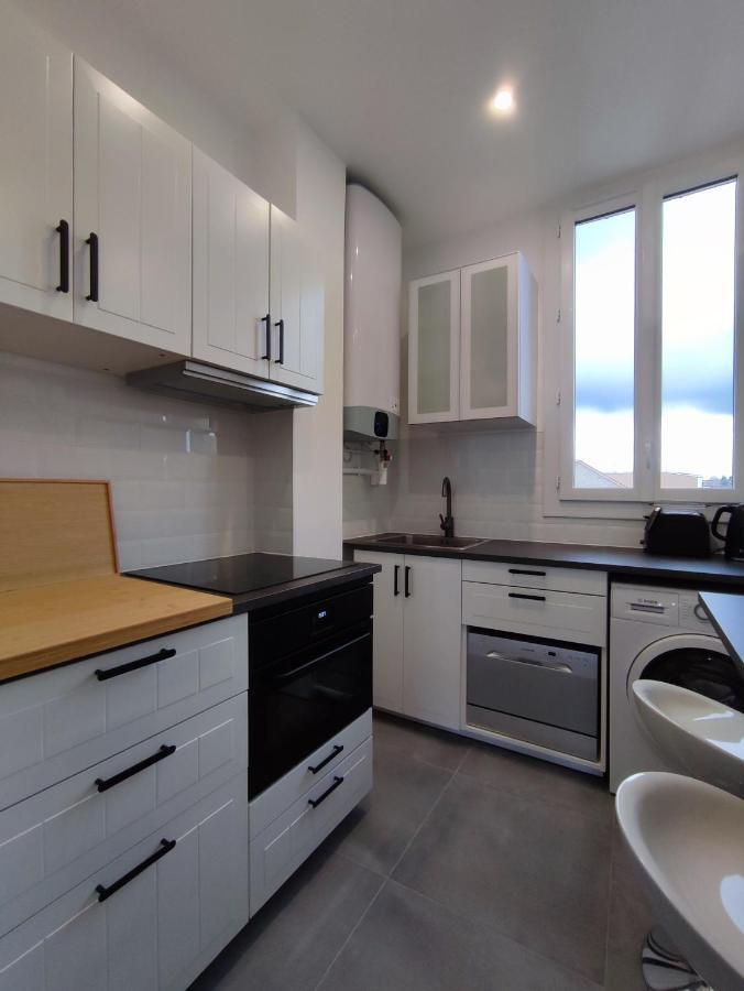 Apartamento La Vie En Blanc Et Noir Maisons-Laffitte Exterior foto