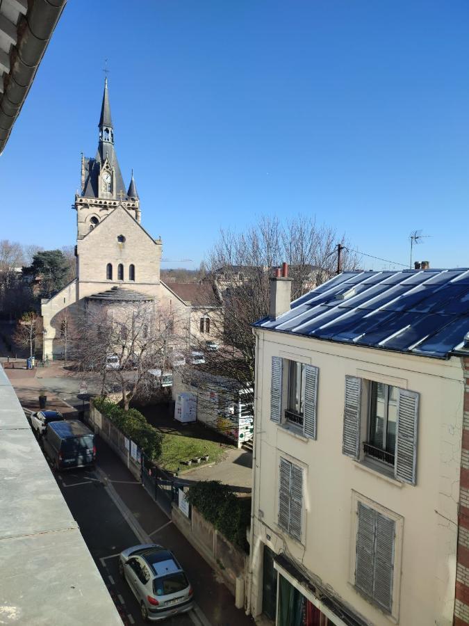 Apartamento La Vie En Blanc Et Noir Maisons-Laffitte Exterior foto